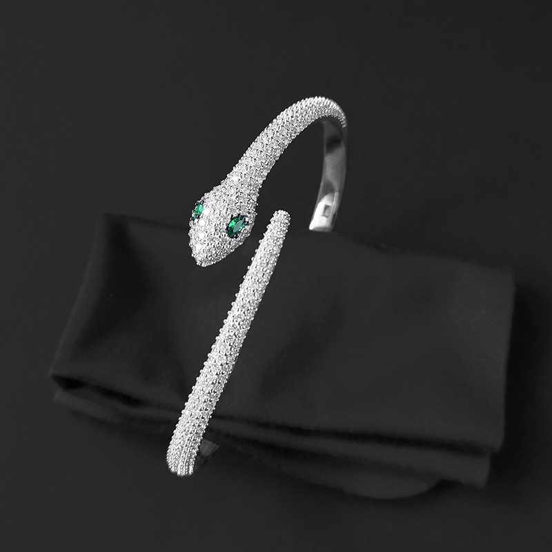 灵蛇手镯女绿眼蛇形开口镯银手环个性轻奢ins潮送女友气质