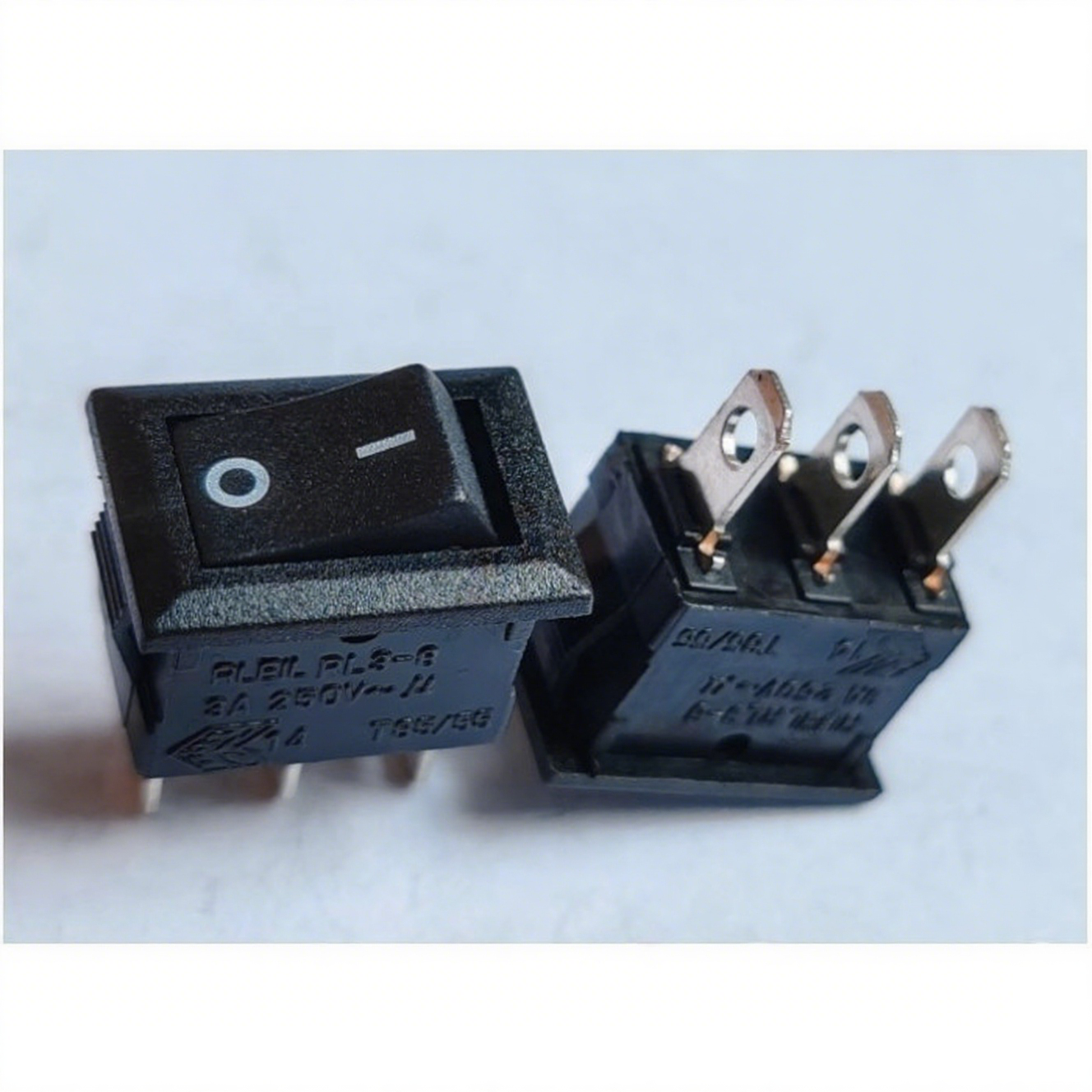 RLEIL船型开关三脚带认证