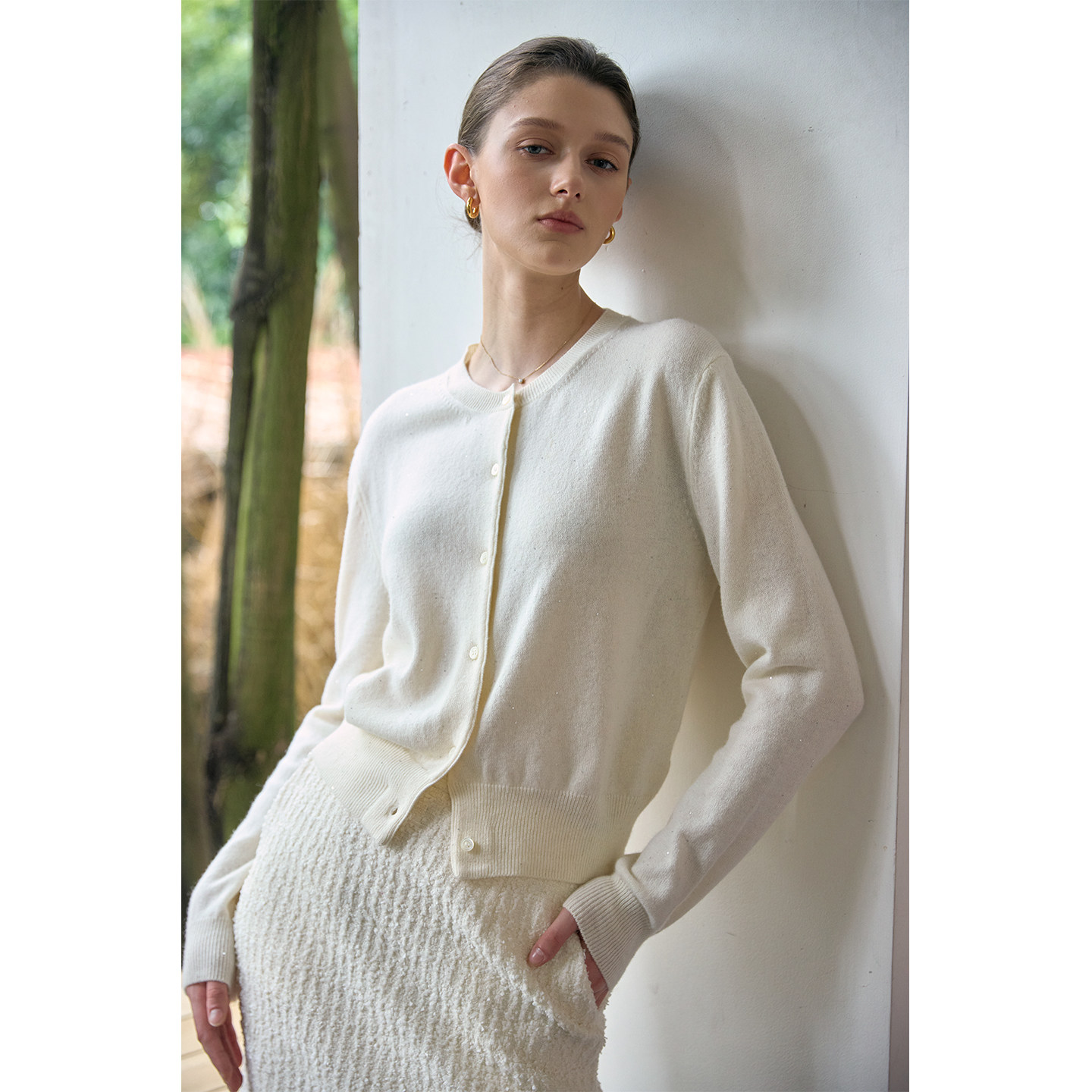 masbello羊毛羊绒珠片白色圆领针织开衫女法式通勤毛衣外套短款