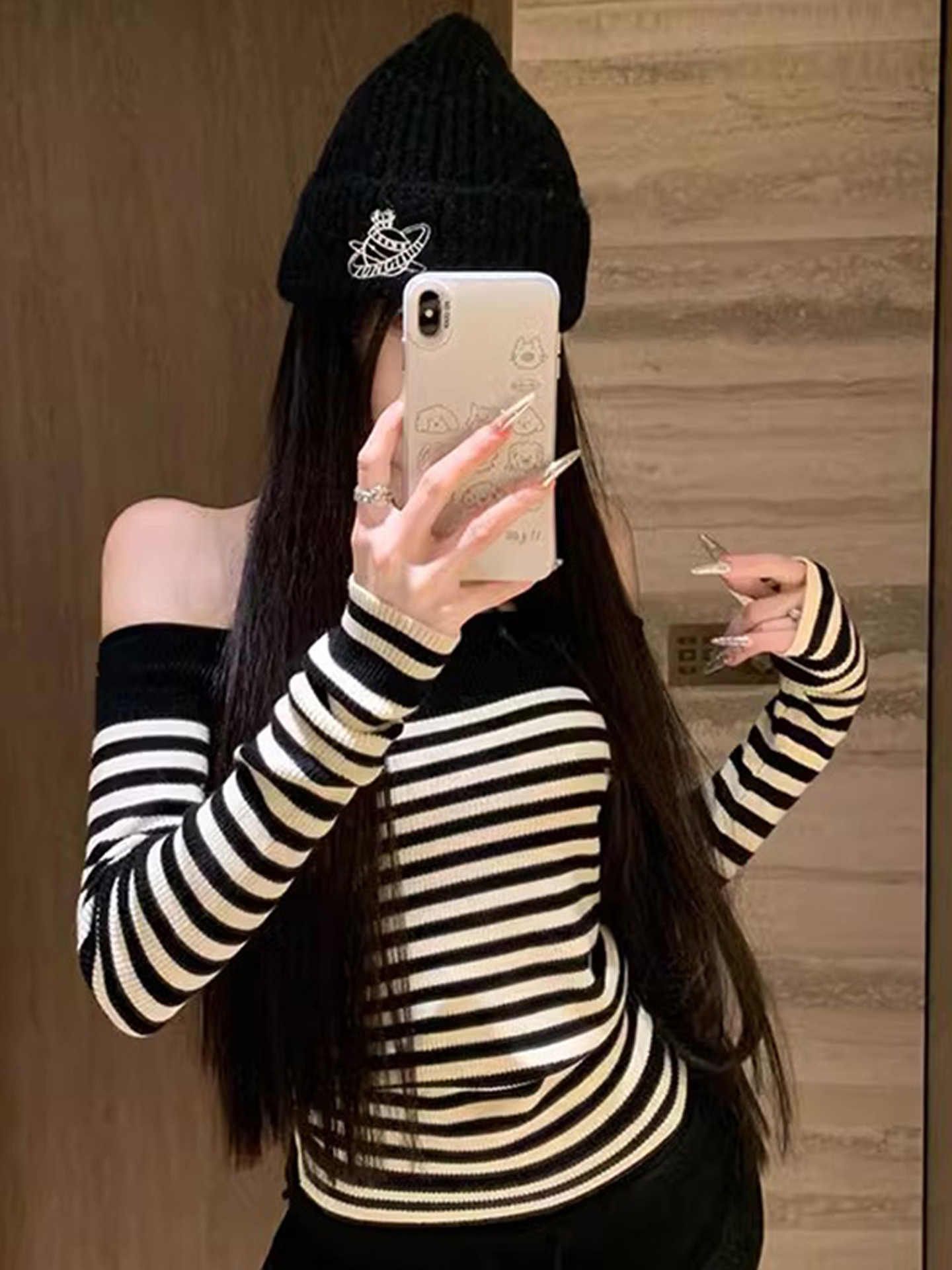 一字肩黑白条纹针织衫女秋冬内搭显瘦打底衫纯欲辣妹露肩撞色毛衣
