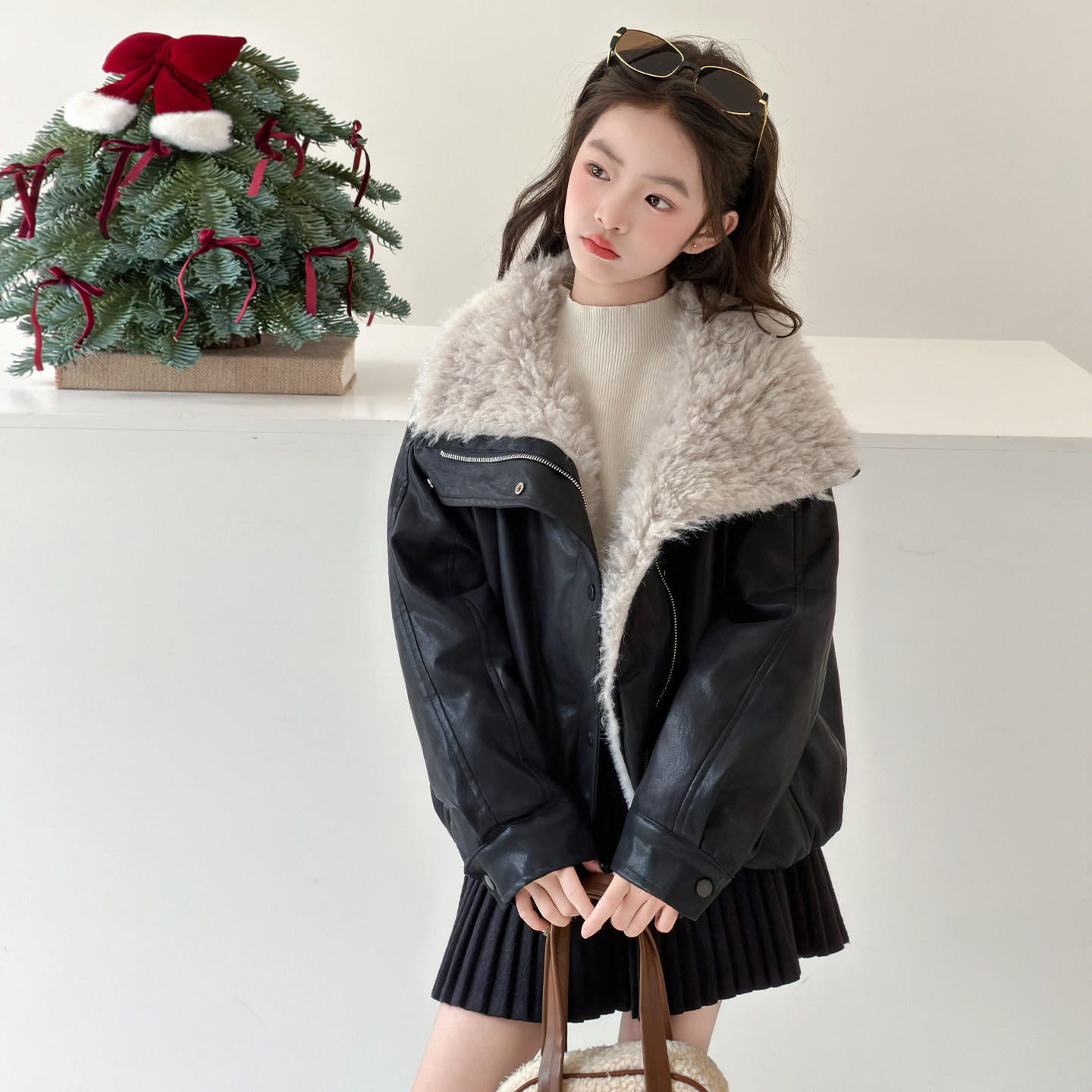 女童皮衣外套冬季加绒加厚流行爆款儿童黑色高级感仿皮草冬装新款