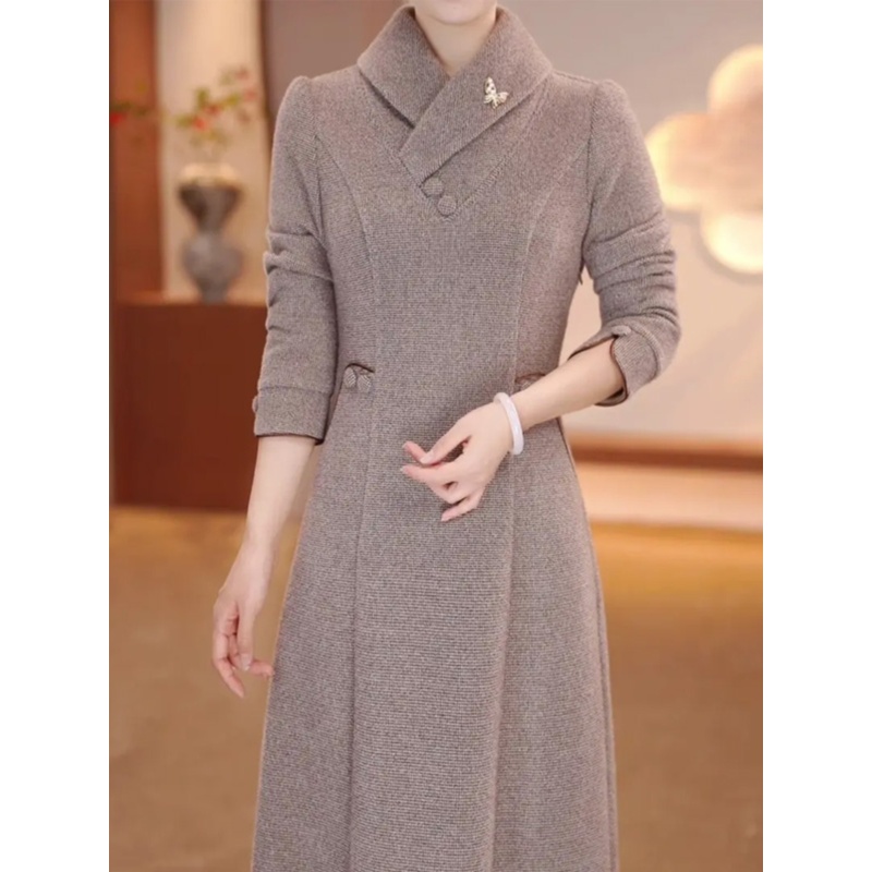 加绒连衣裙子2024新款女秋冬中式国风妈妈婚宴高端修身旗袍配大衣