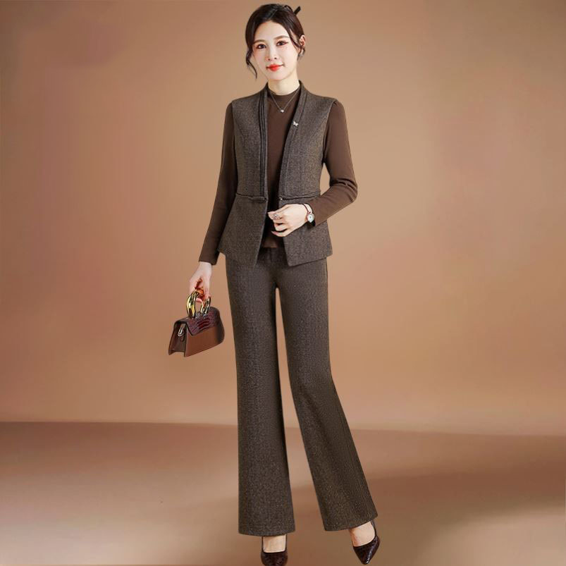 高端时髦时尚洋气减龄马甲三件套装女2025早秋穿搭一整套高贵妈妈