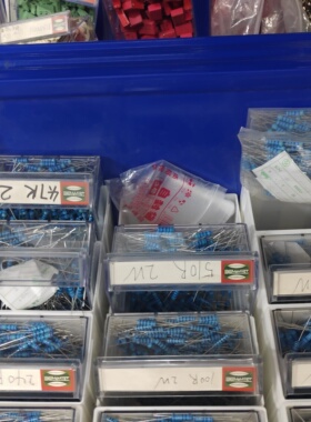 色环电阻 2只价 2W--8.2R/10R/47R/100R/270R/510R/4.7K/22K/47K