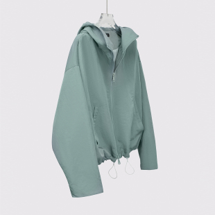 低调显白防风衣夹克外套女春秋防水短款 冲锋衣棒球服廓形豆绿色潮