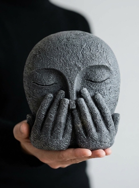 创意石材捂脸人物雕塑摆件