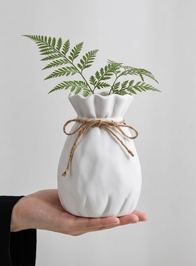 北欧白色陶瓷束口花瓶麻绳装饰