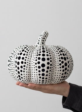 YAYOI KUSAMA草间弥生波点南瓜装饰摆件限量潮玩包挂