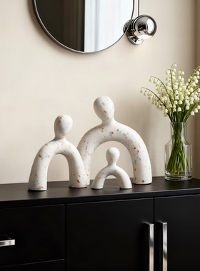 现代简约抽象人物陶瓷摆件