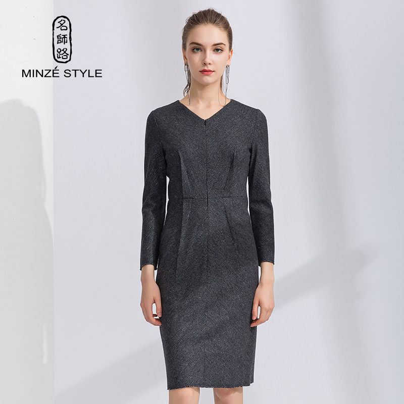 连衣裙新款长袖修身毛呢V领