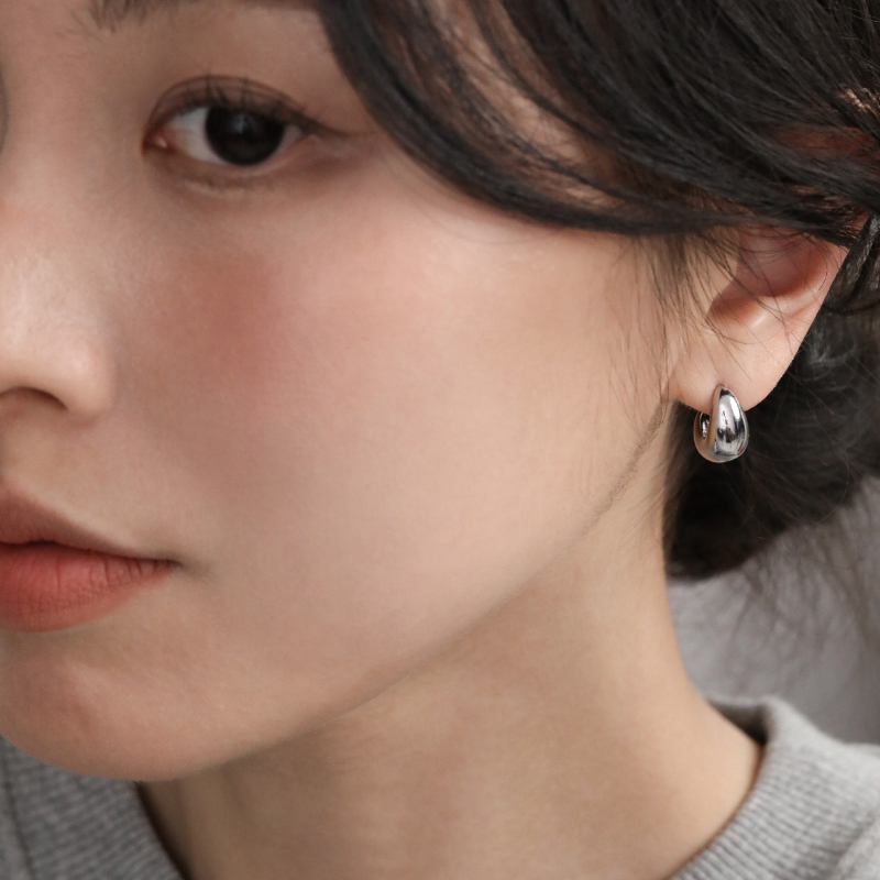 doudoustore月牙光面耳环