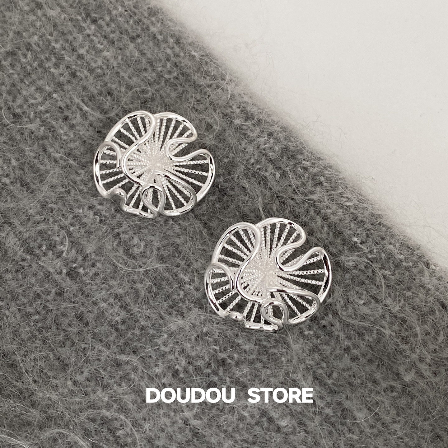 DOUDOUSTORE925银针镂空褶皱花朵小众独特立体气质耳环时尚女新款,饰品/流行首饰/时尚饰品新,耳环,淘宝优惠券,粉丝福利购,淘宝优惠卷