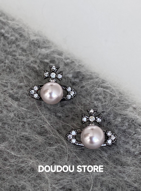 【新品88折】春夏甜酷黑色土星粉色珍珠耳环女耳钉日常个性ins