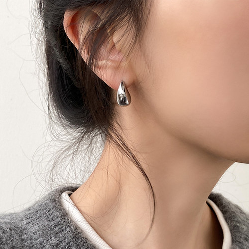 doudoustore水滴耳环