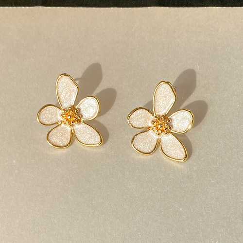 doudoustore花朵耳环