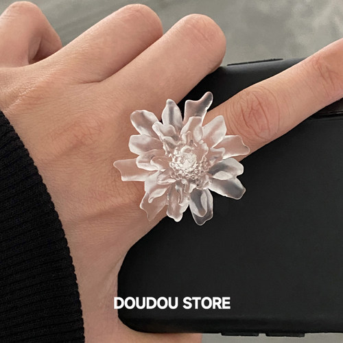 doudoustore透明花朵戒指
