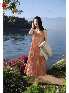 优衣美夏季女性感新款时尚显高显瘦气质褶皱无袖连衣裙32329