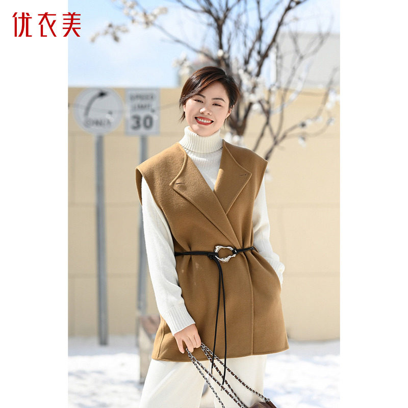 优衣美秋冬季新款时尚翻领气质羊毛收腰修身双面呢马甲16070
