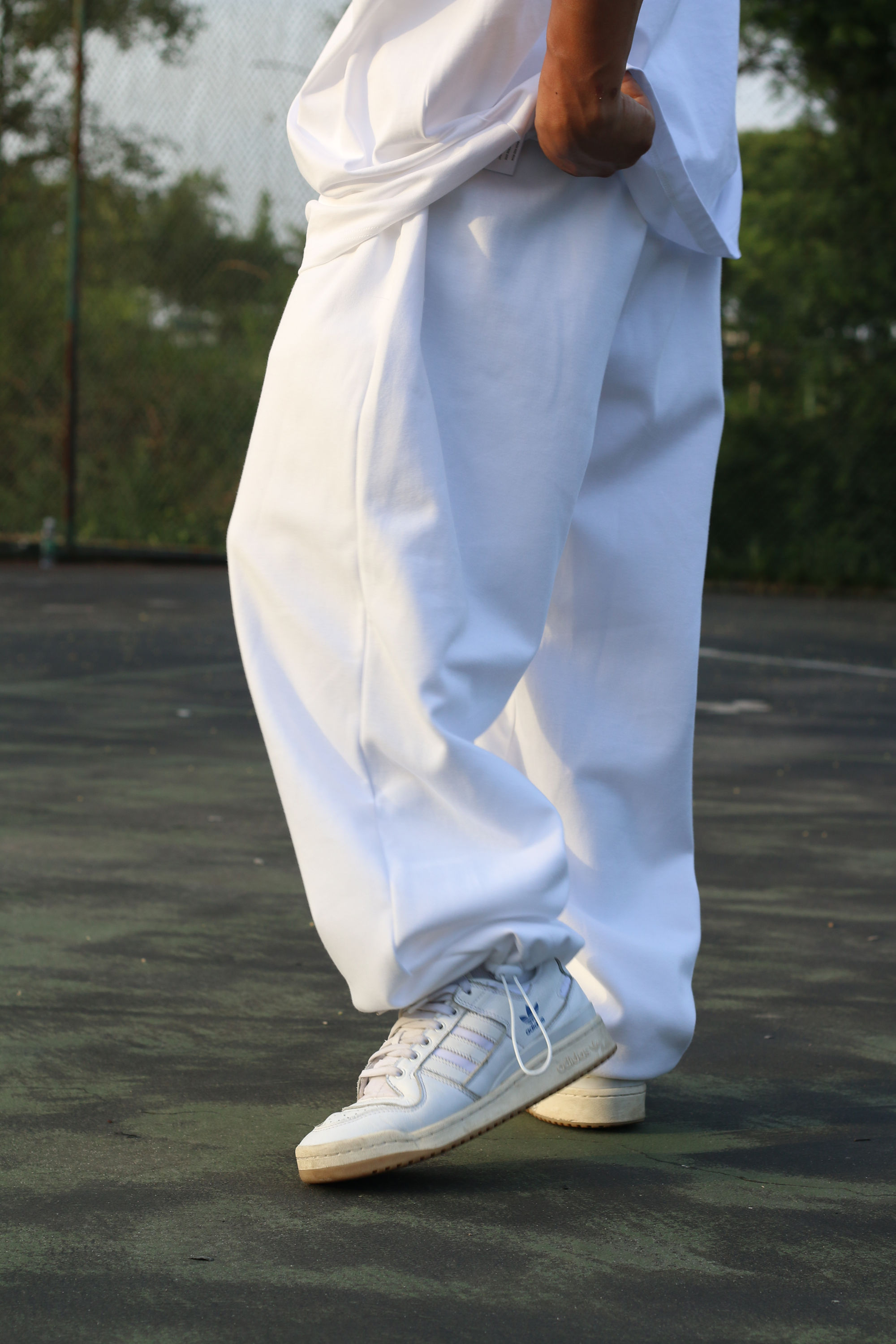 StreetBrekeakerz街头滑板HipHop宽松休闲篮球街舞束口白色卫裤-封面