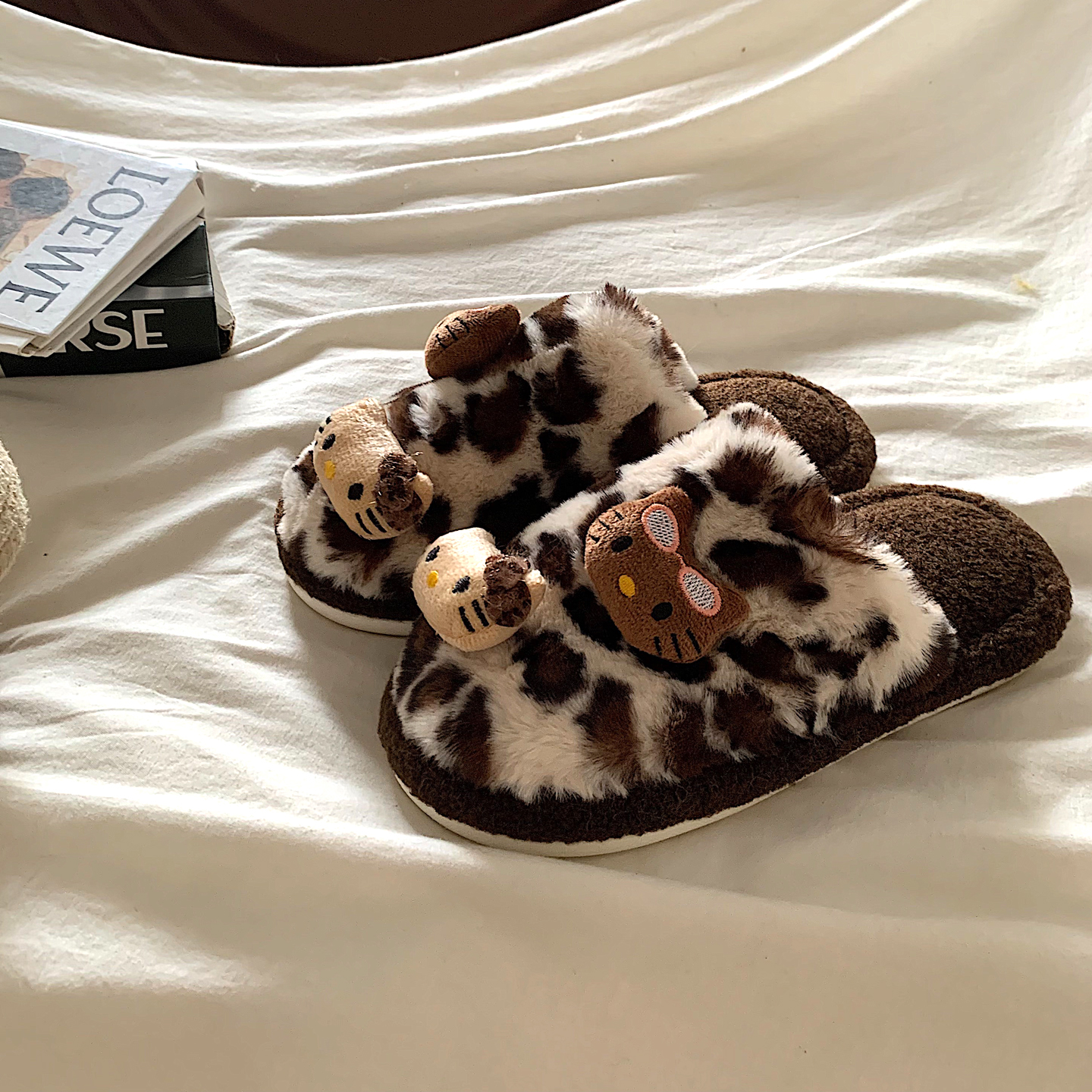 金屿鹿 豹纹KT猫~ins可爱居家毛毛拖鞋女冬季宿舍防滑包头棉拖鞋