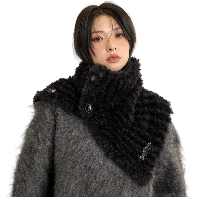 户外围巾秋冬仿皮毛纽扣围脖加厚保暖护颈毛绒披肩女款高级感个性