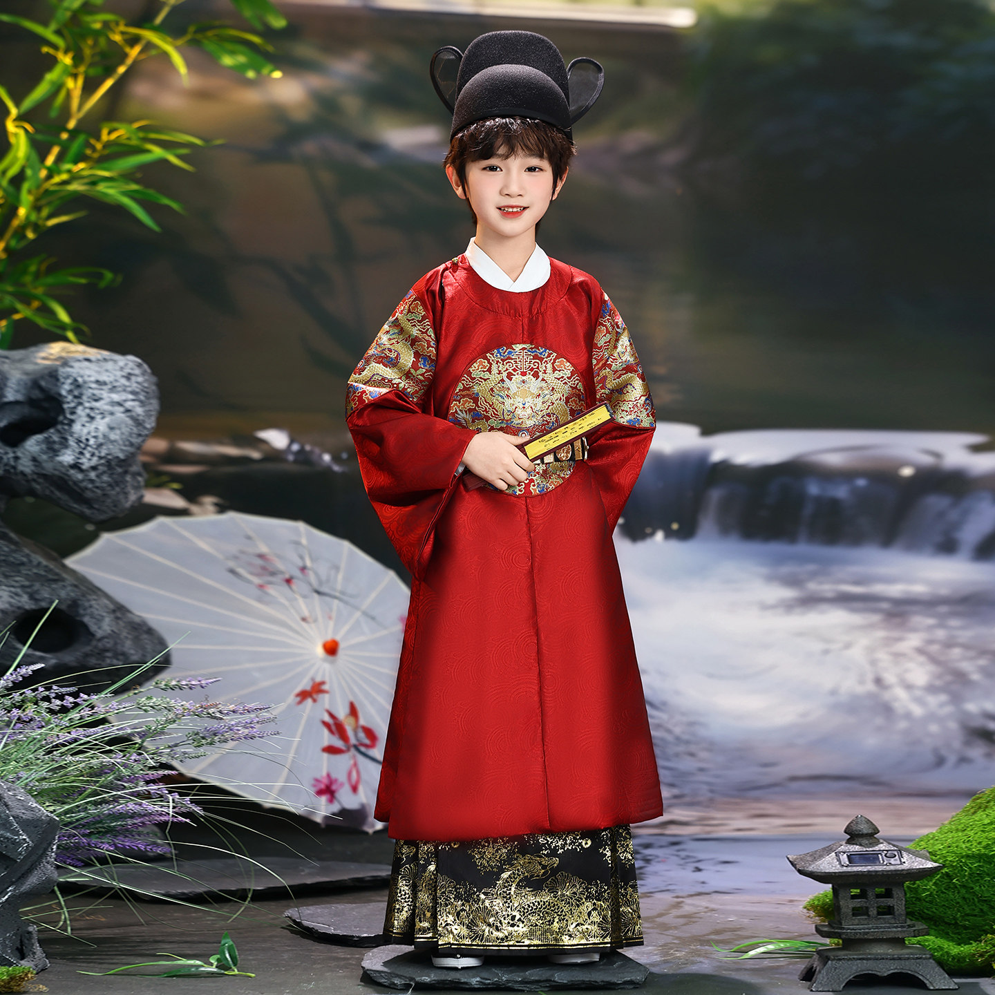 2026春男童明制龙补圆领袍套装图片