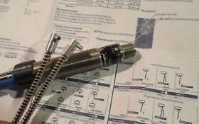 WENGLOR Universal Reflextaster UC88PCV3 m. Lichtleiter ungeb