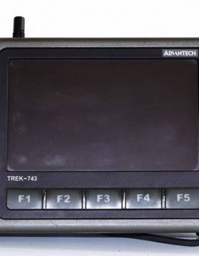 研华TREK-743车载电脑7“LCD WLAN PC