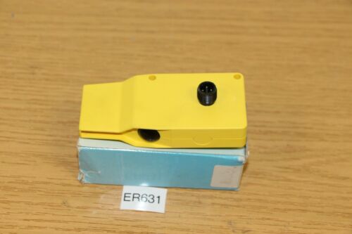 Wenglor OPT103 Reflex Sensor fr Roller Conveyor Systems