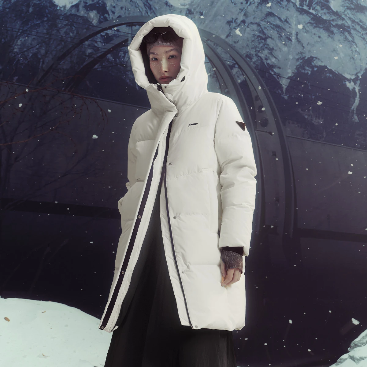 李宁火锅羽绒服女士2025新款保暖连帽鸭绒加厚运动外套AYMV406