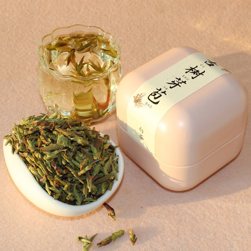 云南大雪山野生古树紫芽白茶芽苞