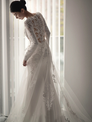 无V领长袖坠地长裙蕾丝修身