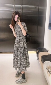 原单星期四家爆款！周四岛屿24夏复古碎花长款连衣裙T244MOP234W