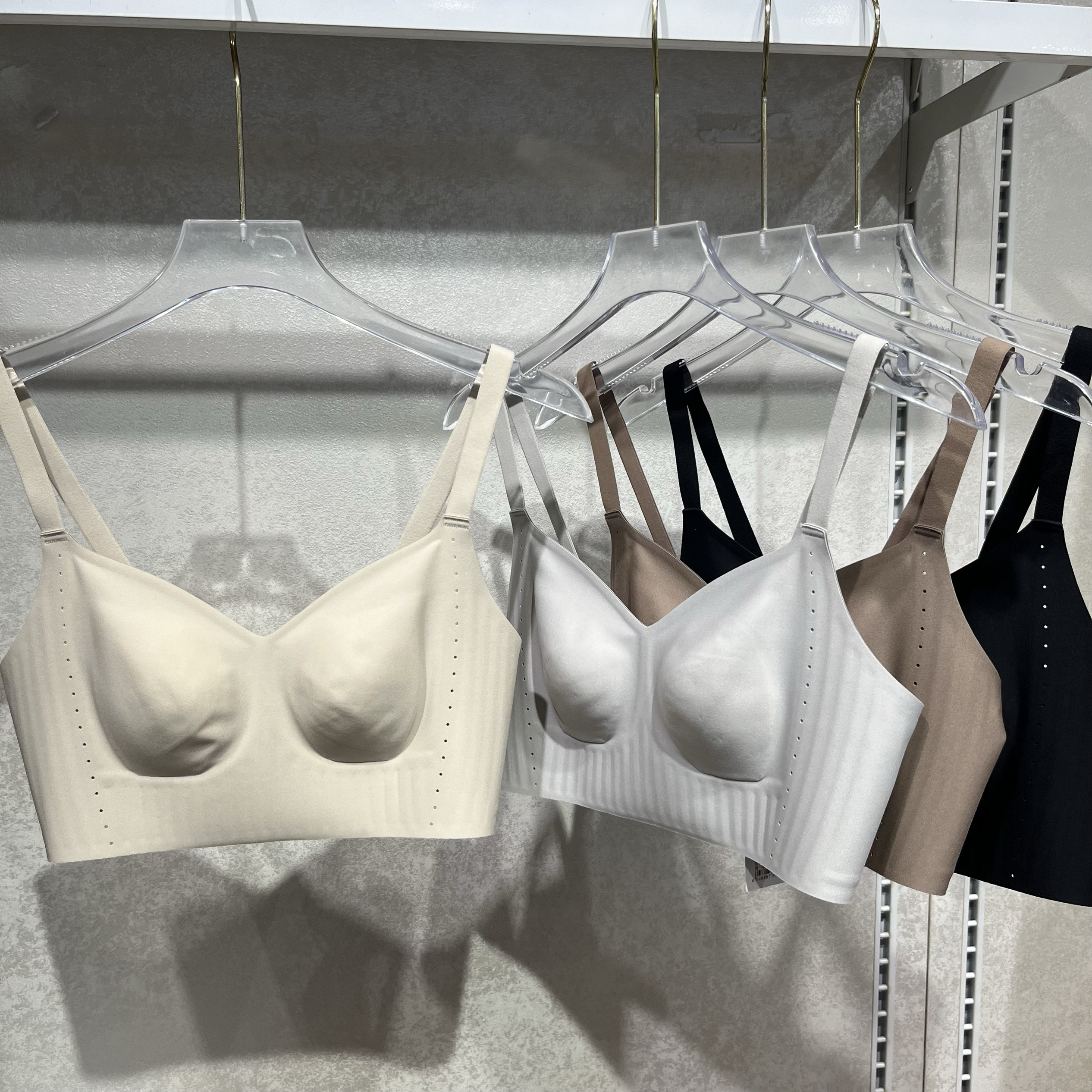 米娅林5564果冻条兔耳朵超薄无痕内衣女大胸显小无钢圈收副乳文胸