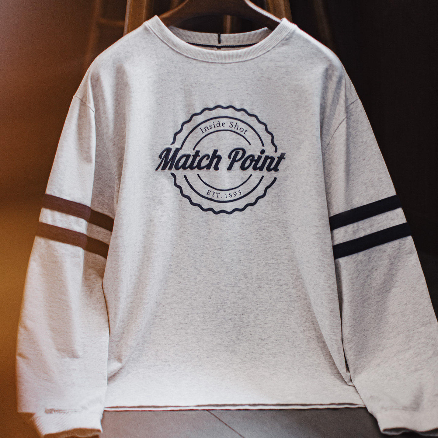 马登工装美式条纹刺绣圆领卫衣灰色薄款正肩无帽通勤长袖T恤男春