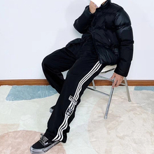 ADIDAS/阿迪达斯 三叶草 侧开纽扣 经典条纹 男女运动长裤 HB9501