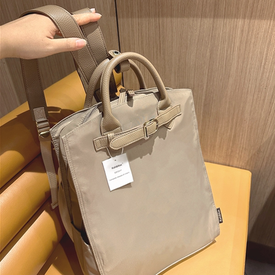 一眼贵气！日本正品双肩包女士背包防水轻便包包旅行包男书包百搭