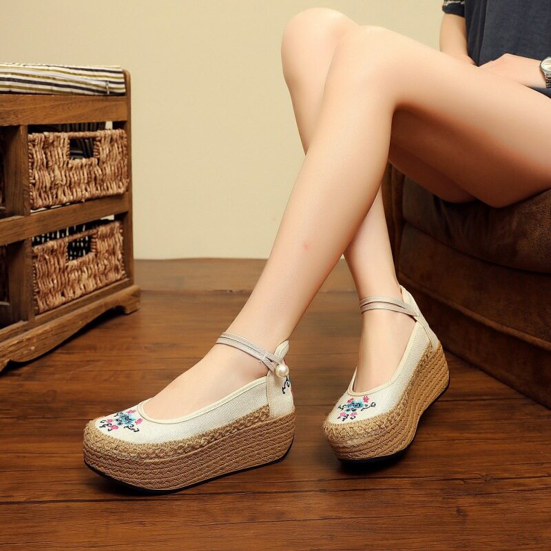 古装女子厚底绣花鞋增高马面裙鞋子学生文艺戏曲鞋老北京布鞋摇摇