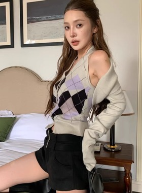 HOLDER十三行2025秋季新款时尚气质辣妹菱格背心+针织开衫两件套