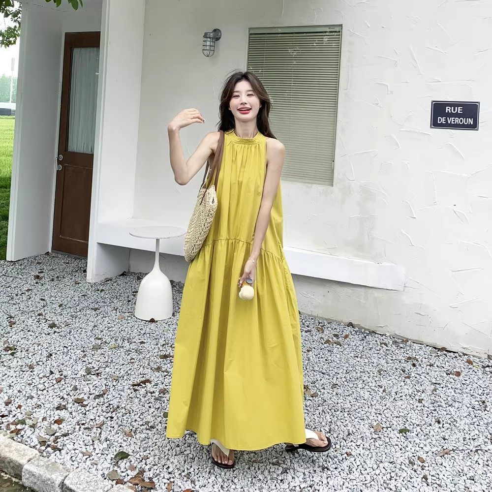 法式黄色挂脖露肩连衣裙女夏季新款气质宽松中长款孕妇裙子小个子