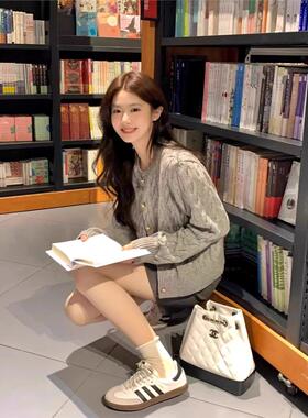 灰色麻花针织毛衣开衫外套女早春秋2025新款内搭学生短款穿搭上衣
