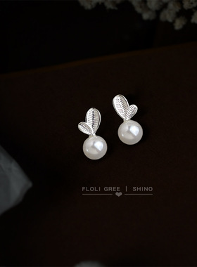 清新小树叶珍珠耳钉设计感小众可爱创意树叶感通勤百搭耳饰女