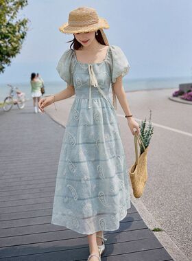 法式甜美风提花绑带泡泡袖显瘦连衣裙女2025方领气质温柔初恋长裙