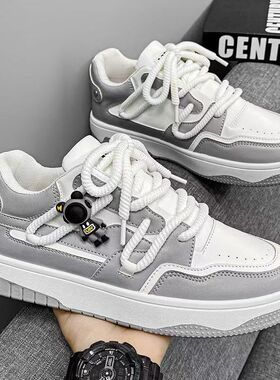 男鞋2026冬季新款潮流百搭运动板鞋休闲青少年厚底小众潮鞋