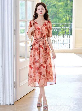 时尚薄款印花连衣裙女2025n新款女装夏季显瘦v领泡泡袖修身裙子