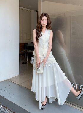 法式米白色V领马甲蕾丝拼接半身裙两件套女春夏2026新款轻奢搭配