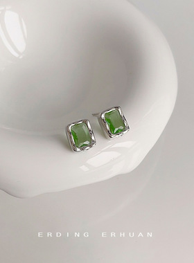 微镶锆石冰透感绿色几何耳钉冷淡风感通勤百搭方形气质耳饰品