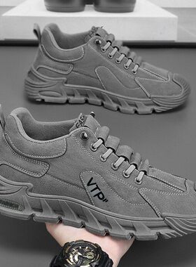 新款劳保男鞋秋季男士休闲工装板鞋厚底开车鞋男士运动跑步鞋