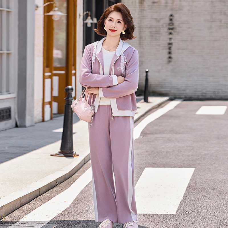 专柜品牌妈妈装秋套装运动服春秋款显年轻中老年女装秋装洋气外套