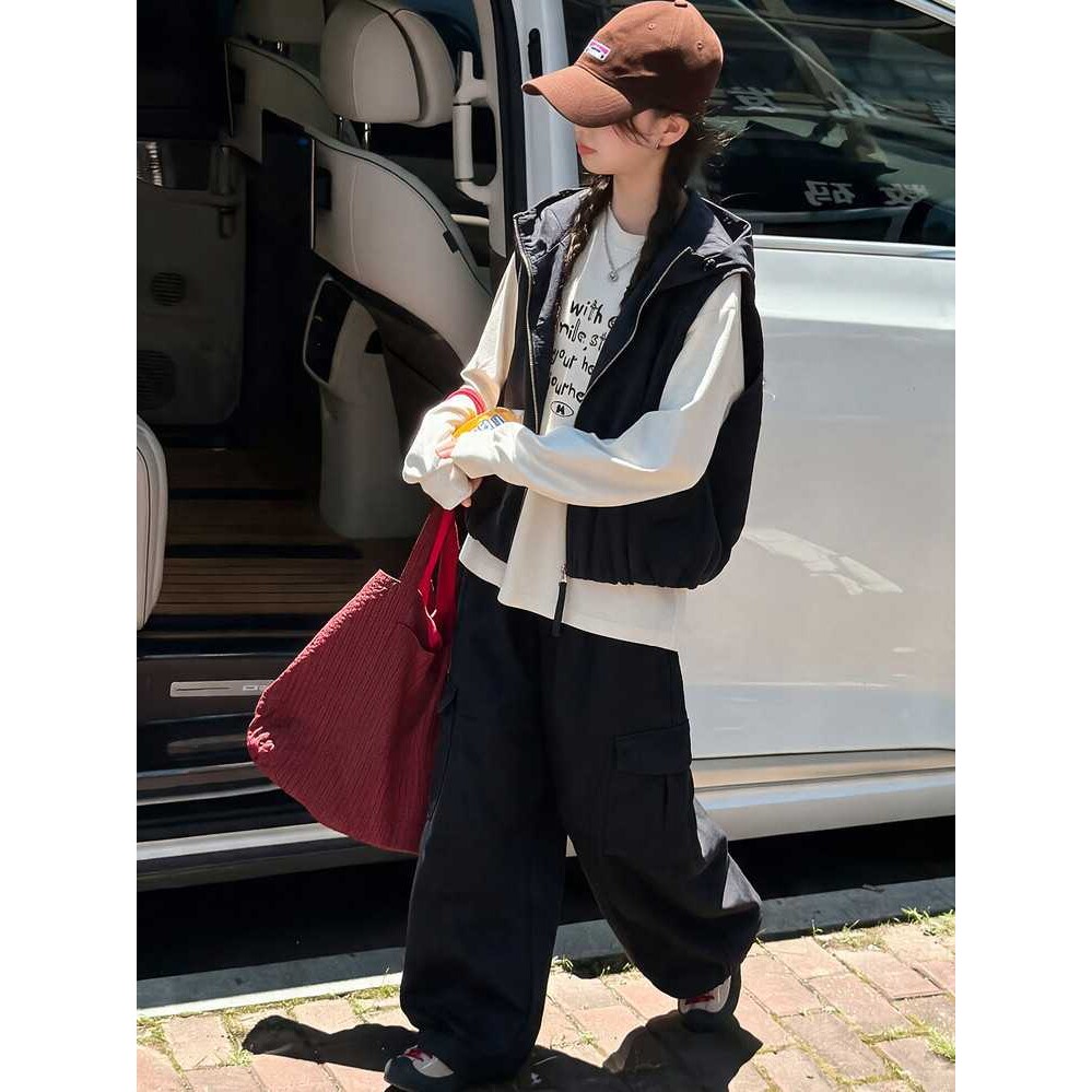 专柜品牌2026新款女童春秋款长袖马甲三件套儿童时髦工装裤套装中